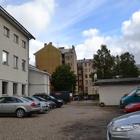 里加琥珀公寓酒店 *